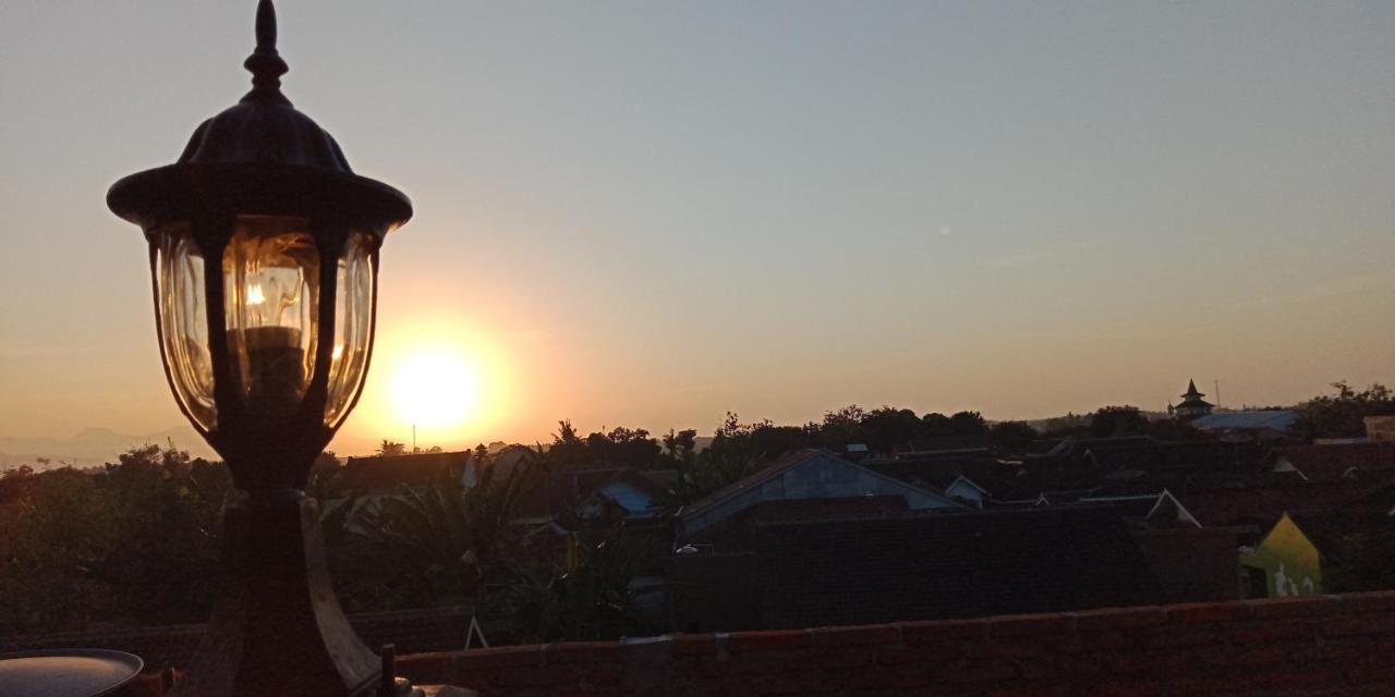 Cheap Inn Banyuwangi Баньюванги Экстерьер фото