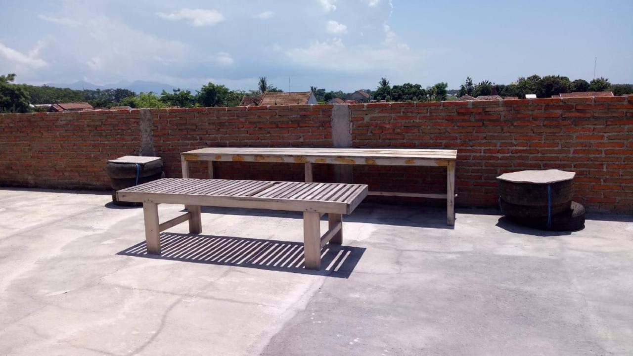 Cheap Inn Banyuwangi Баньюванги Экстерьер фото