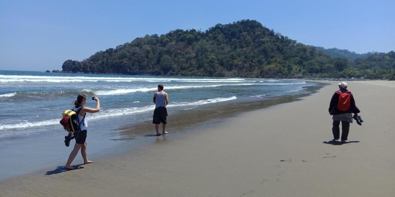 Cheap Inn Banyuwangi Баньюванги Экстерьер фото