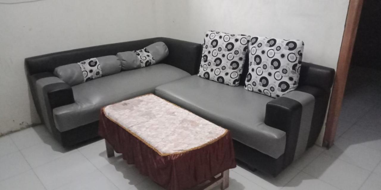 Cheap Inn Banyuwangi Баньюванги Экстерьер фото