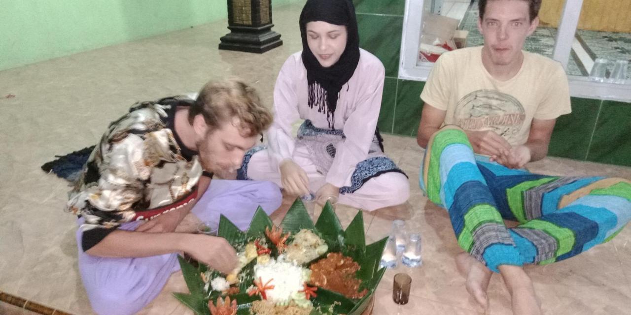 Cheap Inn Banyuwangi Баньюванги Экстерьер фото
