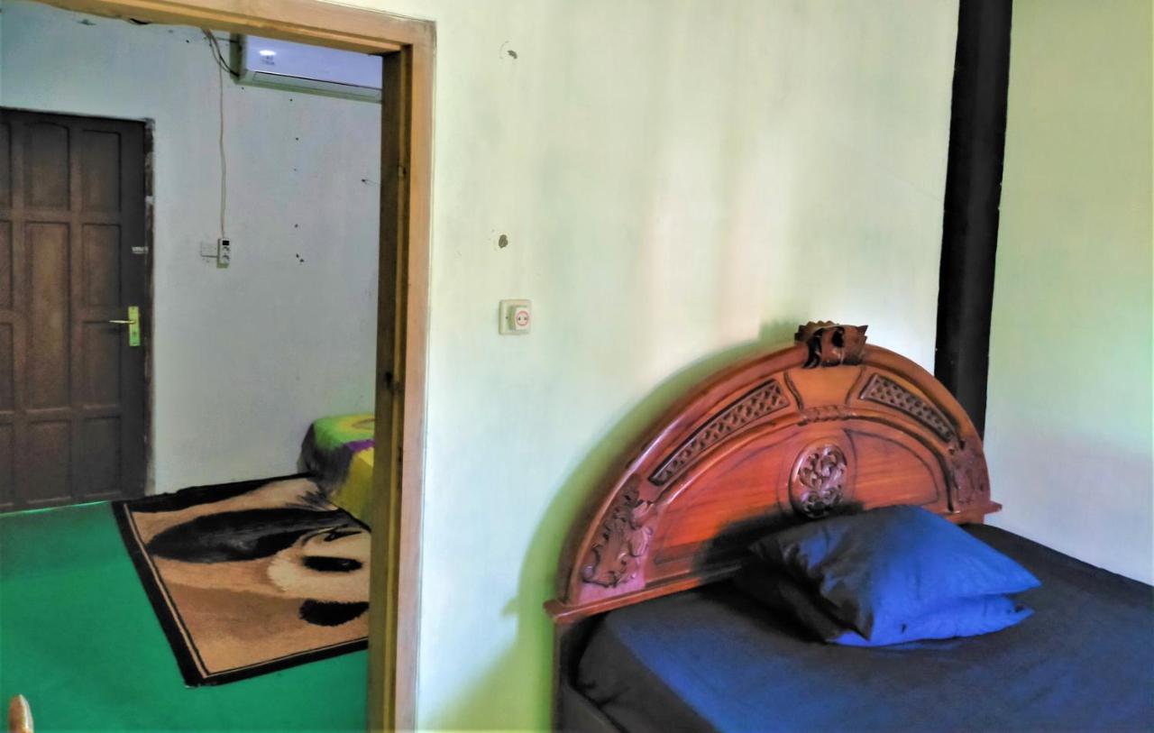 Cheap Inn Banyuwangi Баньюванги Экстерьер фото