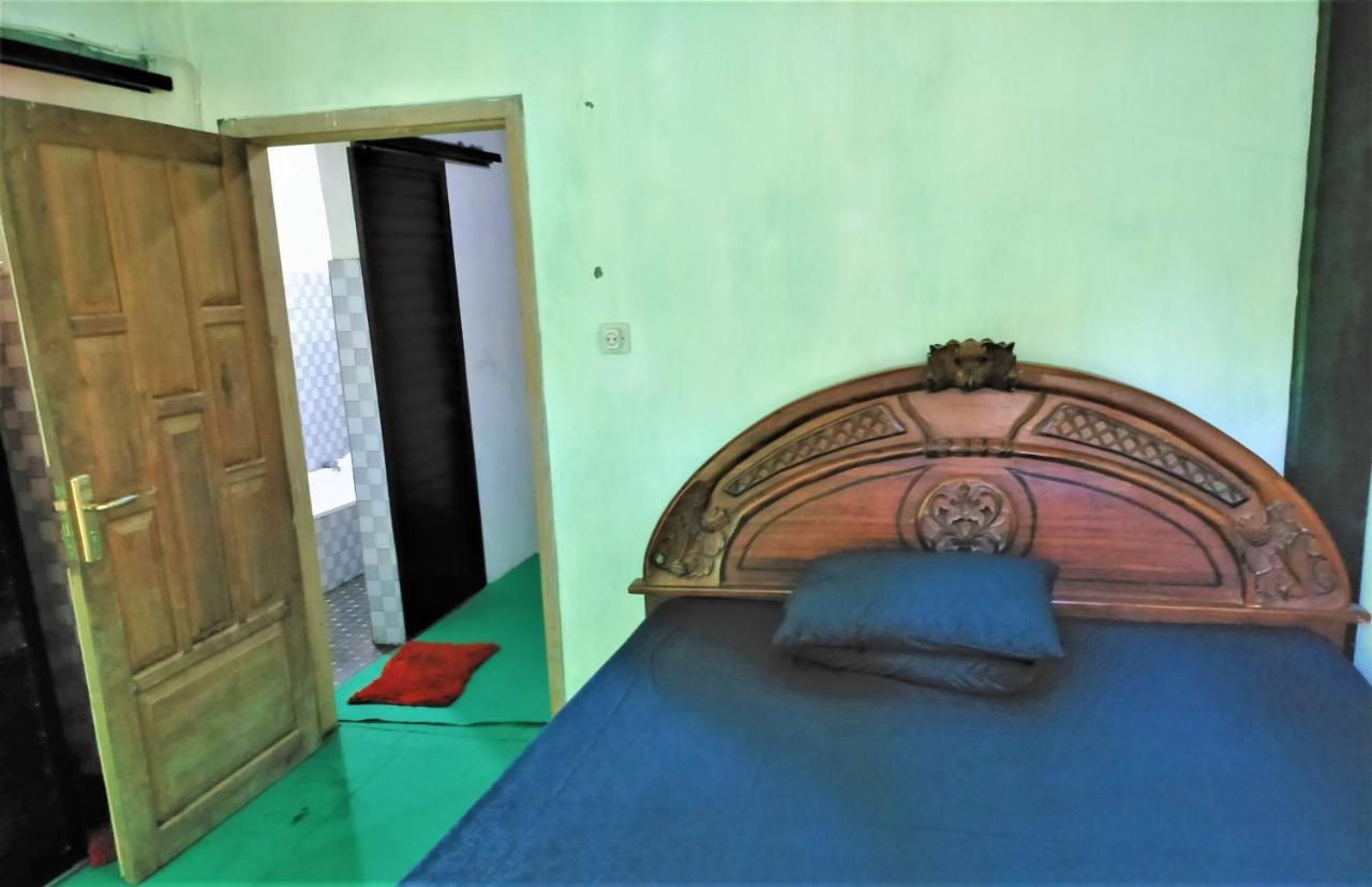 Cheap Inn Banyuwangi Баньюванги Экстерьер фото