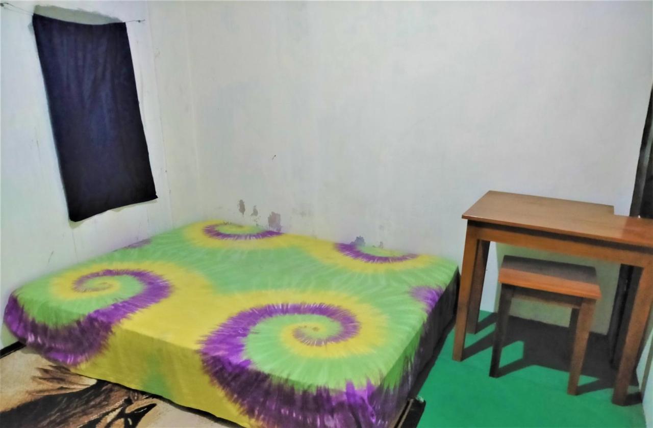 Cheap Inn Banyuwangi Баньюванги Экстерьер фото