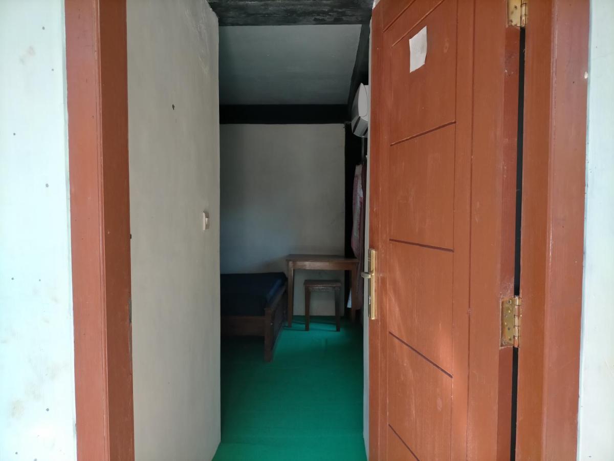 Cheap Inn Banyuwangi Баньюванги Экстерьер фото