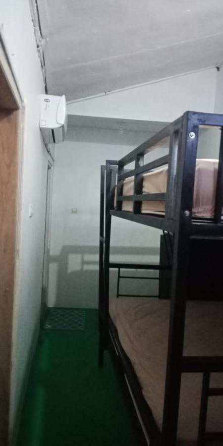 Cheap Inn Banyuwangi Баньюванги Экстерьер фото