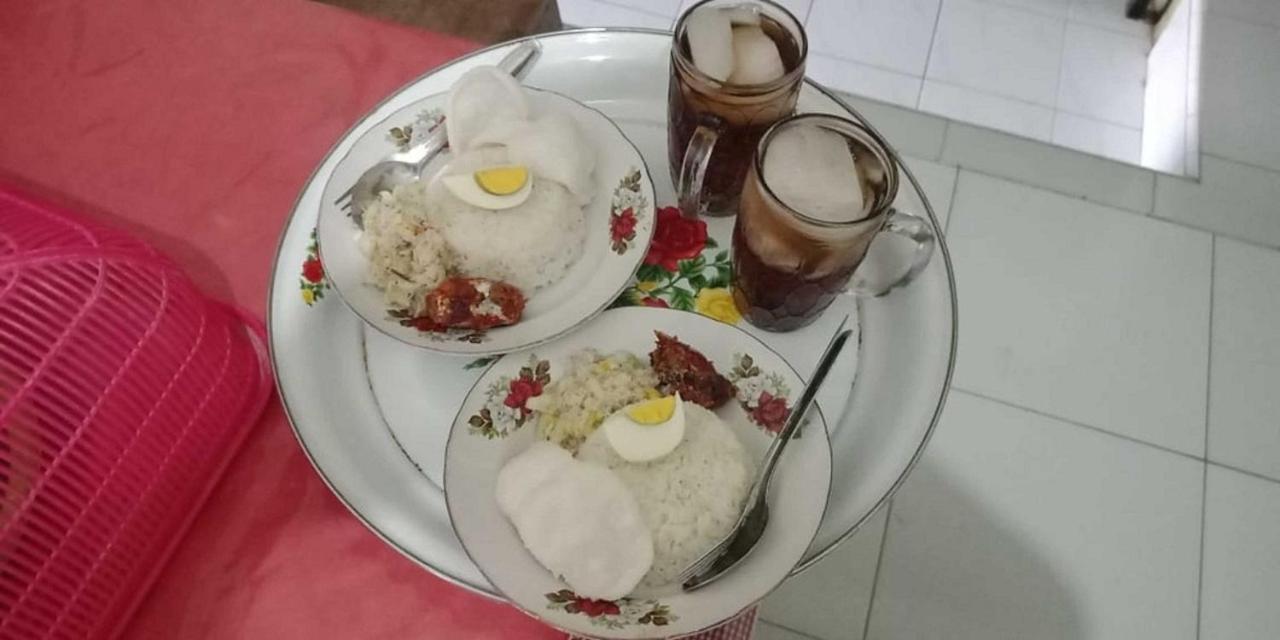 Cheap Inn Banyuwangi Баньюванги Экстерьер фото